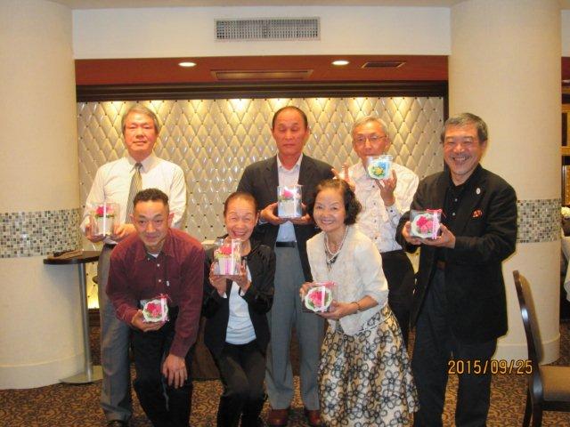皆勤賞を受けられた皆さん