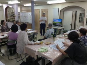 合唱タイムにはカラオケも利用します